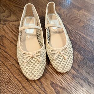 Dolce Vita Women's Carin Raffia Flats